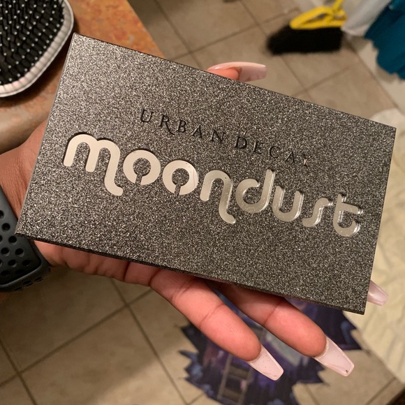 Makeup Bundle - Picture 2 of 8